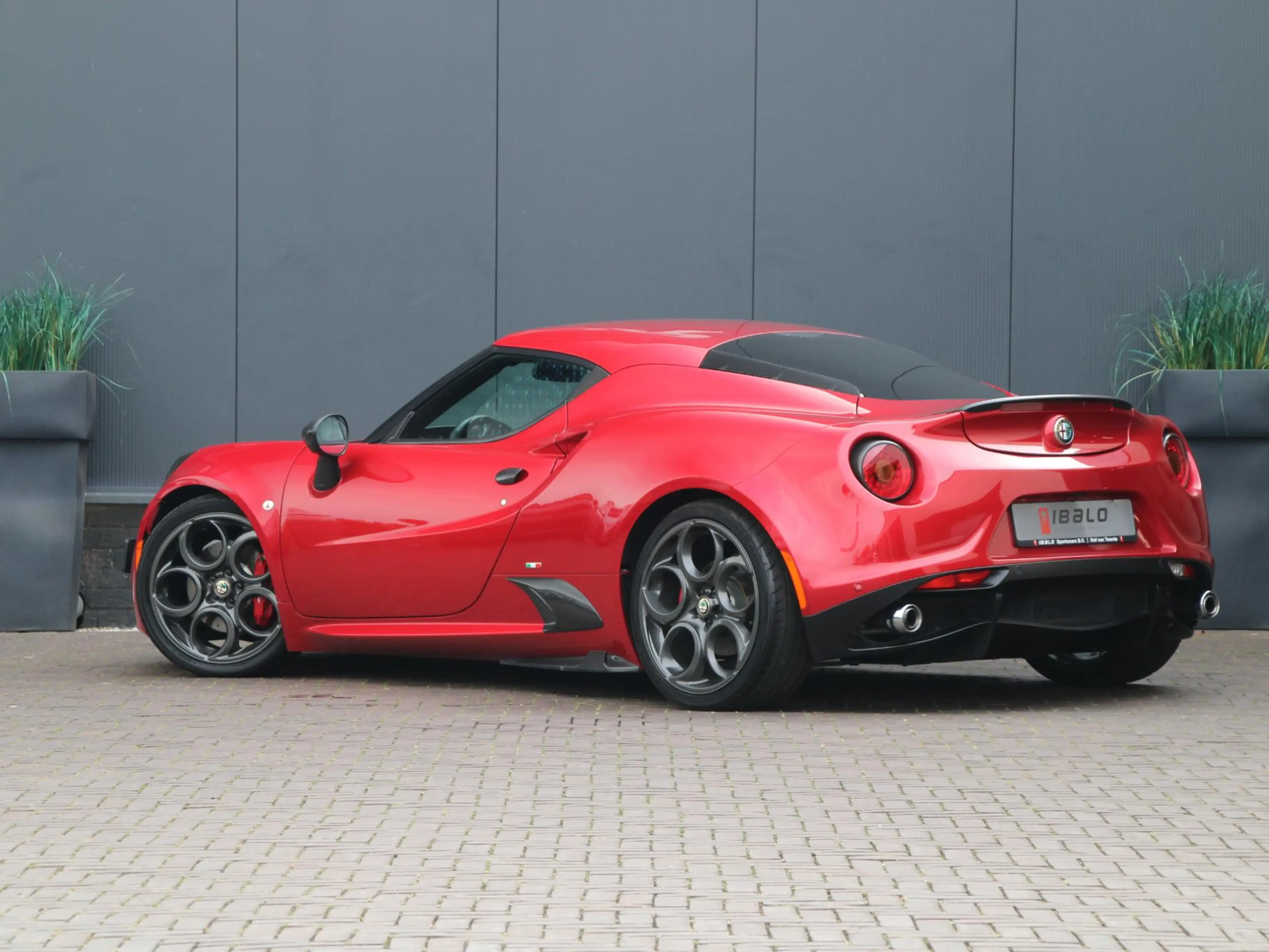 Alfa Romeo 4C TCT Launch Edition — photo 3