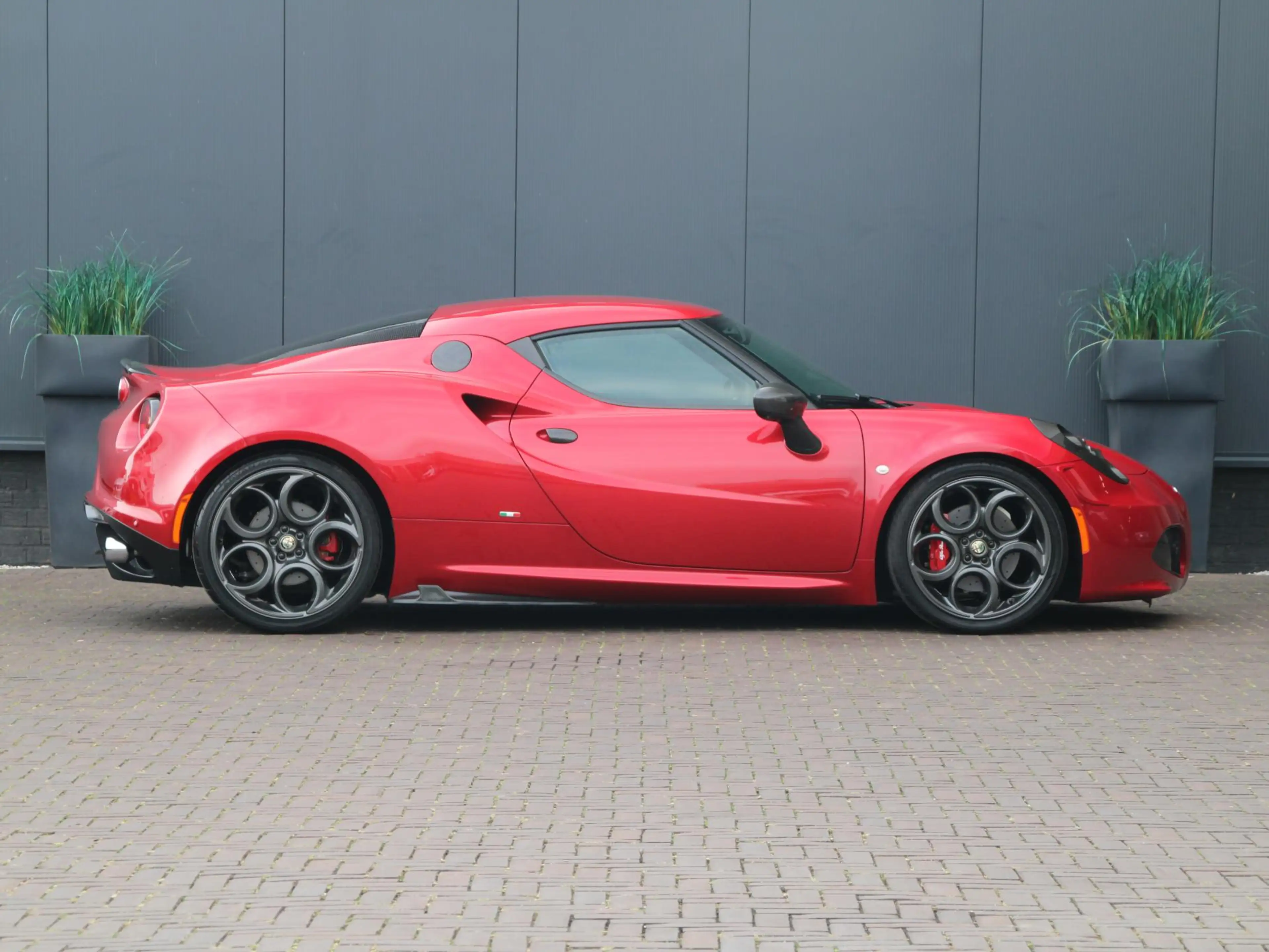 Alfa Romeo 4C TCT Launch Edition — photo 6