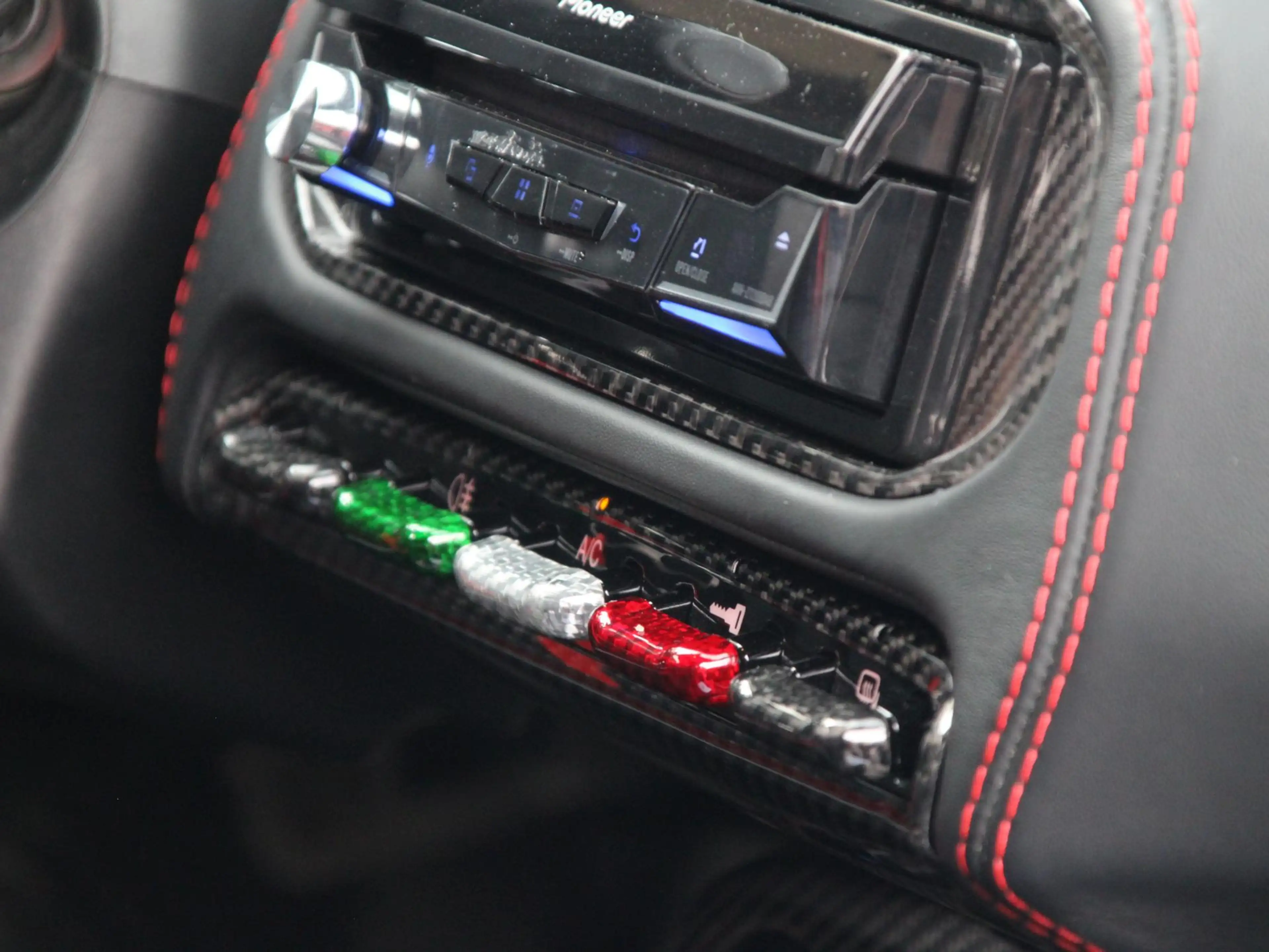 Alfa Romeo 4C TCT Launch Edition — photo 43