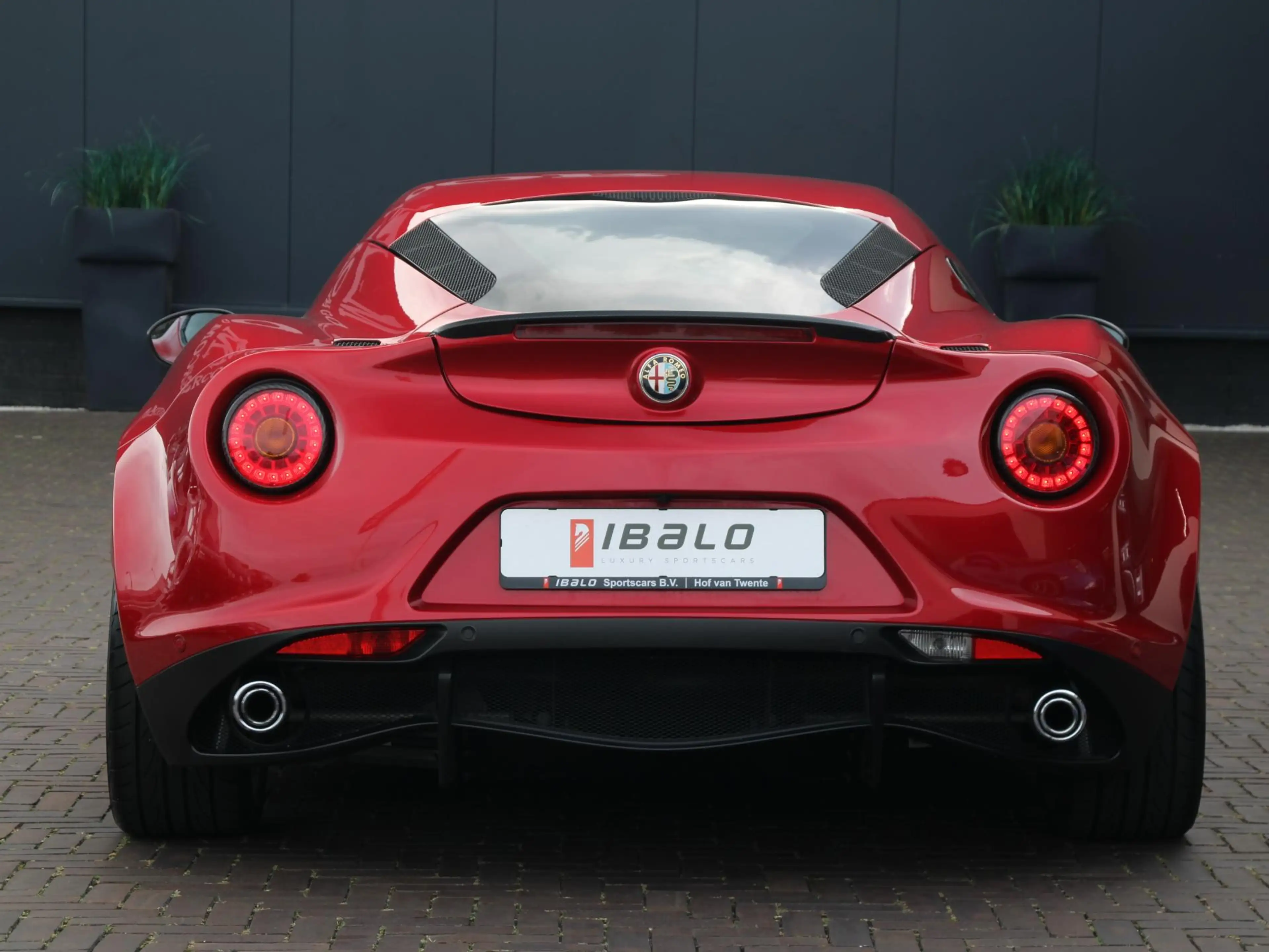 Alfa Romeo 4C TCT Launch Edition — photo 4