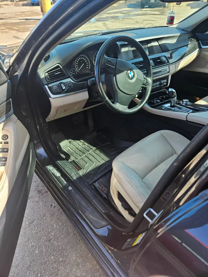 BMW 5 Series photo BMW 5 Series