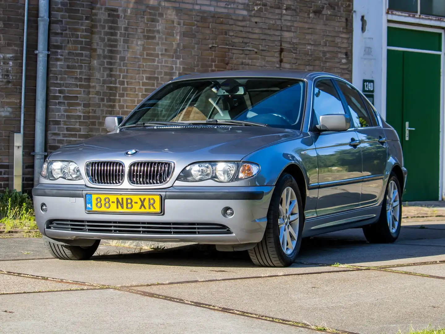 BMW 320 320i Lifestyle Exec. Zilver - 1