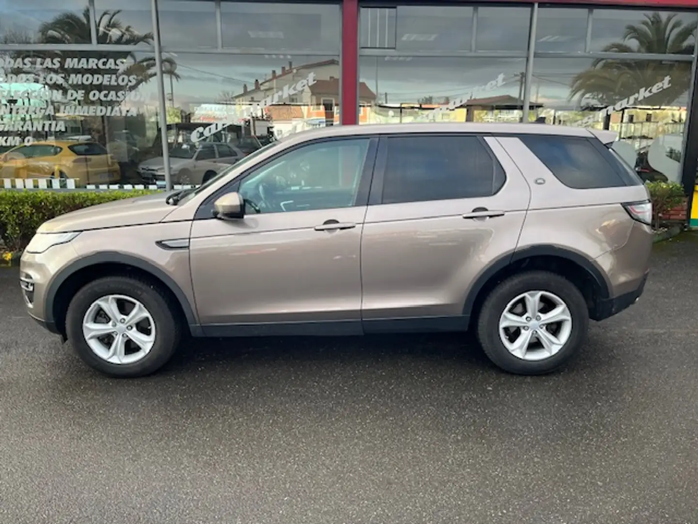 Land Rover Discovery Sport 2.0TD4 HSE 4x4 Aut. 150 Braun - 2