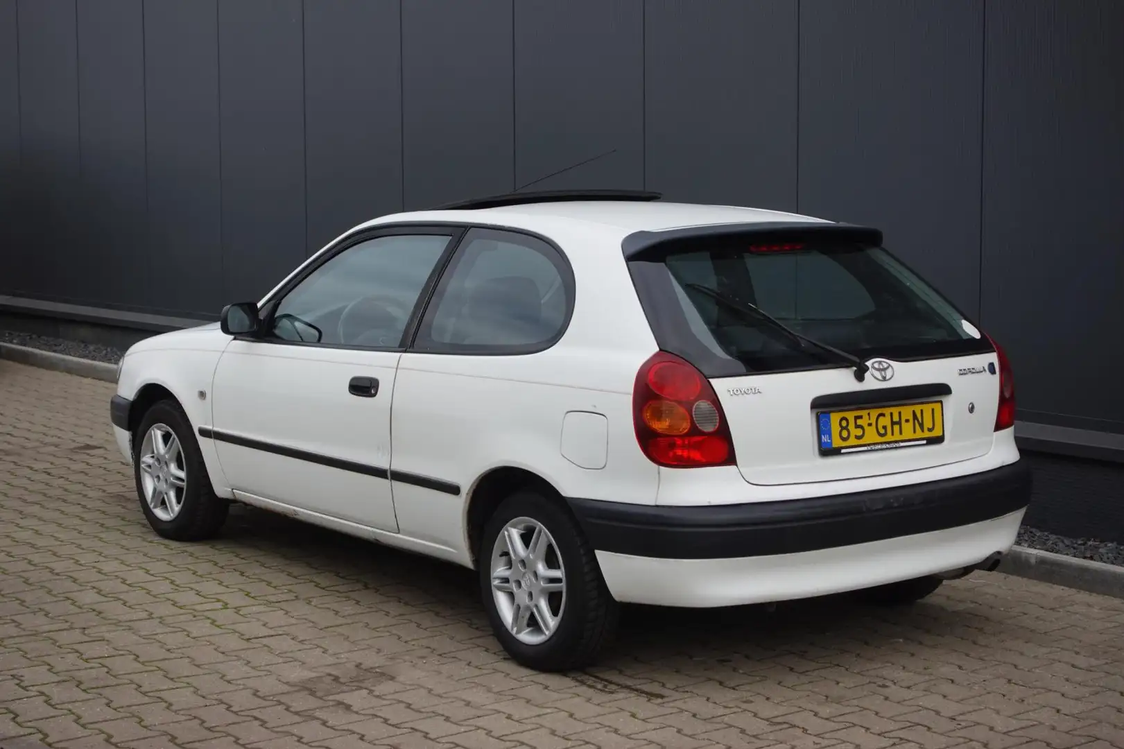 Toyota Corolla 1.4 VVT-i Linea Terra Wit - 2