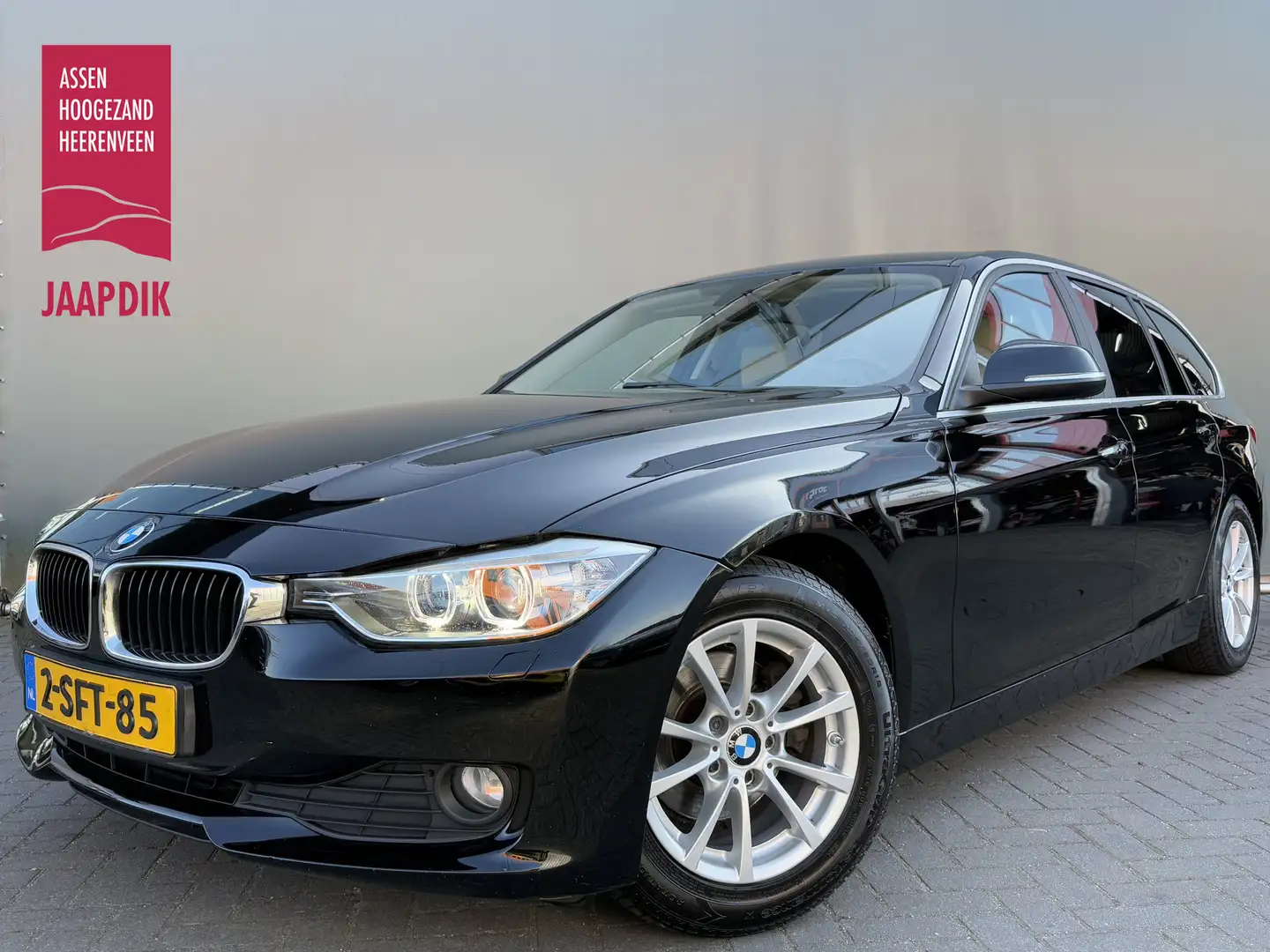 BMW 320 3-serie Touring BWJ 2013 320d 164 PK EfficientDyna Zwart - 1