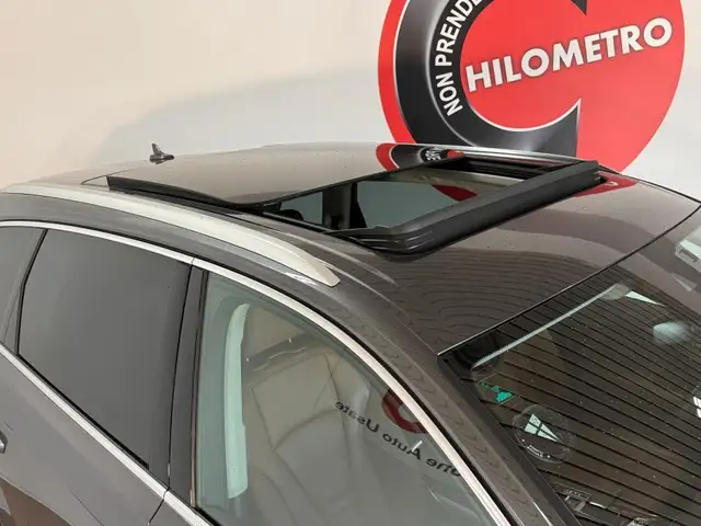 Audi Q7 view 11