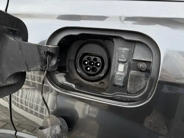Audi Q7 view 13
