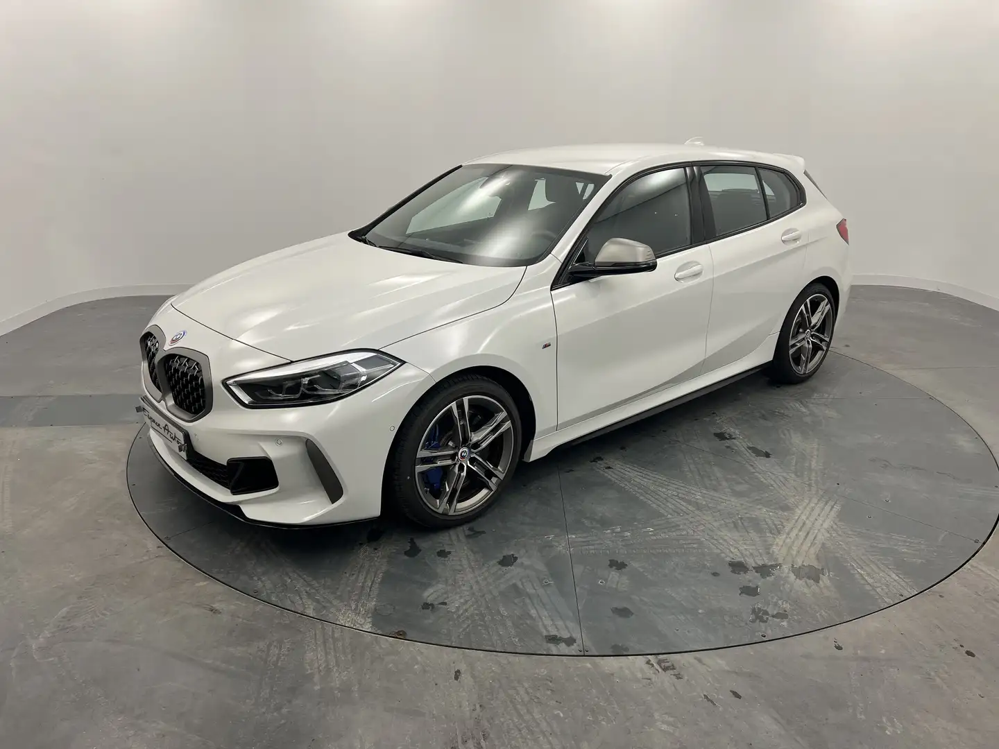 BMW 135 M135i xDrive 306 ch BVA8 M Performance Blanc - 1