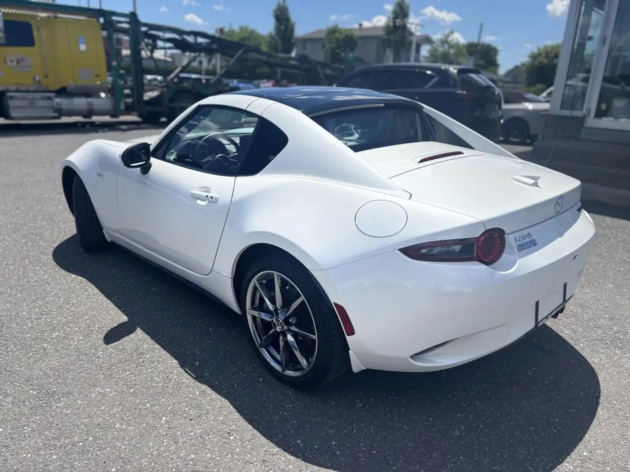 Mazda MX-5 Miata photo Mazda MX-5 Miata