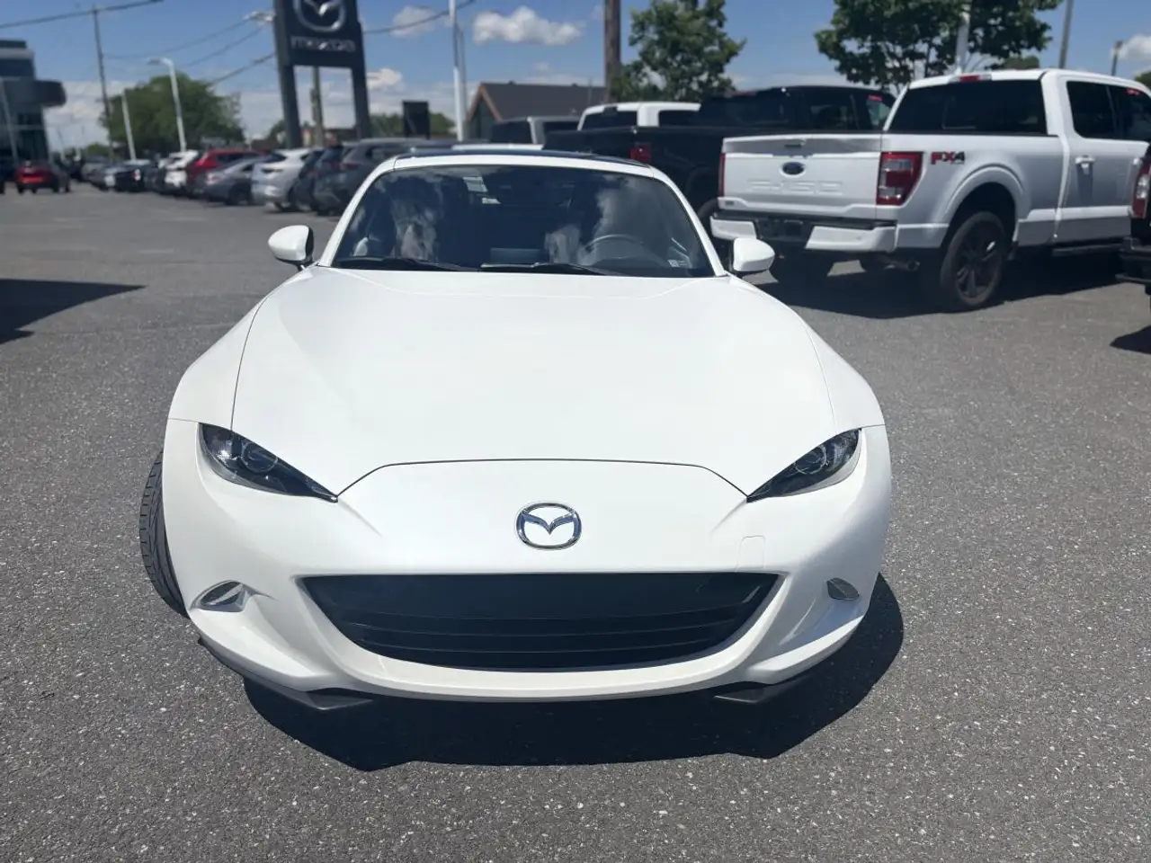 Mazda MX-5 Miata photo Mazda MX-5 Miata