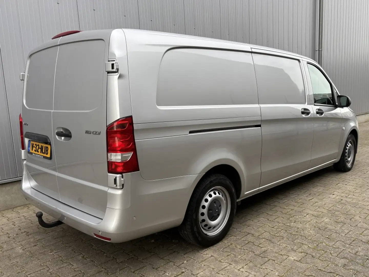 Mercedes-Benz Vito 116 CDI LANG L3 9G TRONIC AUTOMAAT INRICHTING Grijs - 2