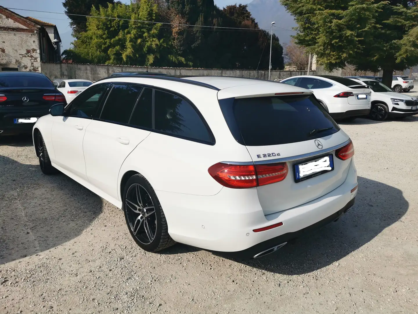 Mercedes-Benz E 220 premium allestimento AMG Bianco - 2