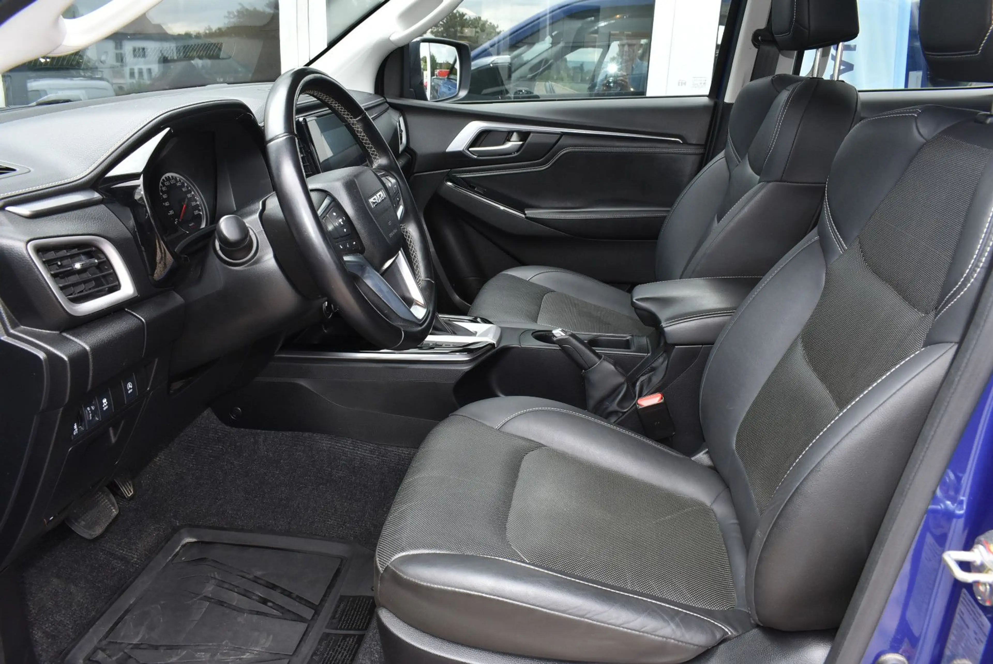 Isuzu D-Max Double Cab LSE Aut. — photo 9
