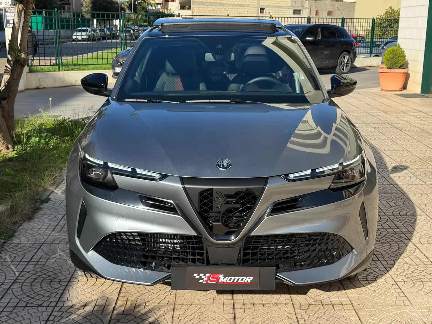 Alfa Romeo Junior 1.2 ibrida Speciale 145cv edct6 tetto apribile Grigio - 2