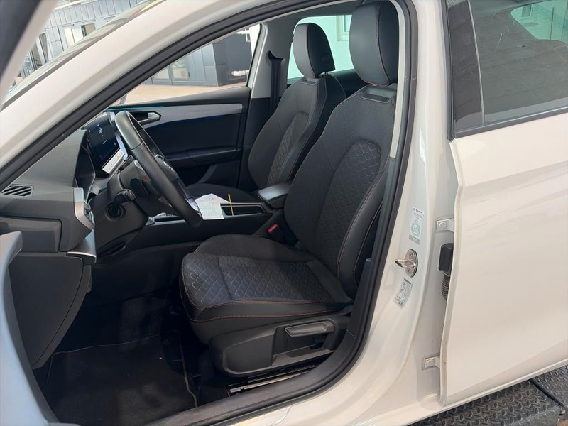SEAT Leon FR 1.4e/TSI Navi SHZ LED PDC Alu17 — photo 5