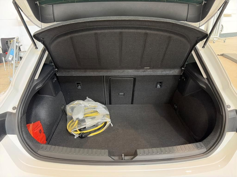 SEAT Leon FR 1.4e/TSI Navi SHZ LED PDC Alu17 — photo 7