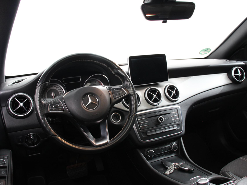 Mercedes-Benz CLA 180 Ambition Climate Control Navigatiesysteem Lichtmet — photo 2