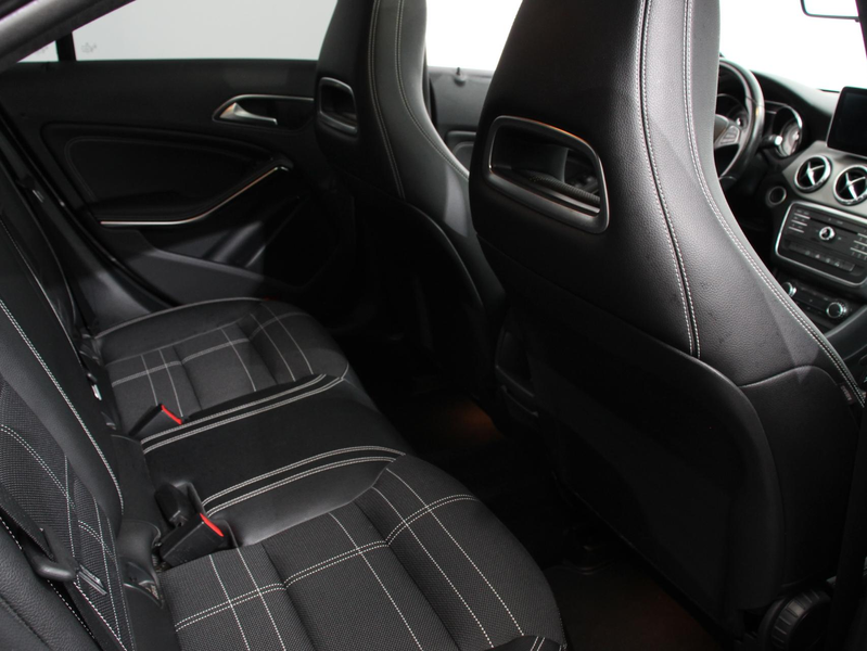 Mercedes-Benz CLA 180 Ambition Climate Control Navigatiesysteem Lichtmet — photo 15