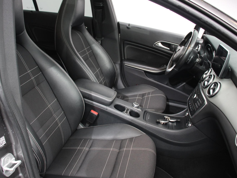 Mercedes-Benz CLA 180 Ambition Climate Control Navigatiesysteem Lichtmet — photo 14