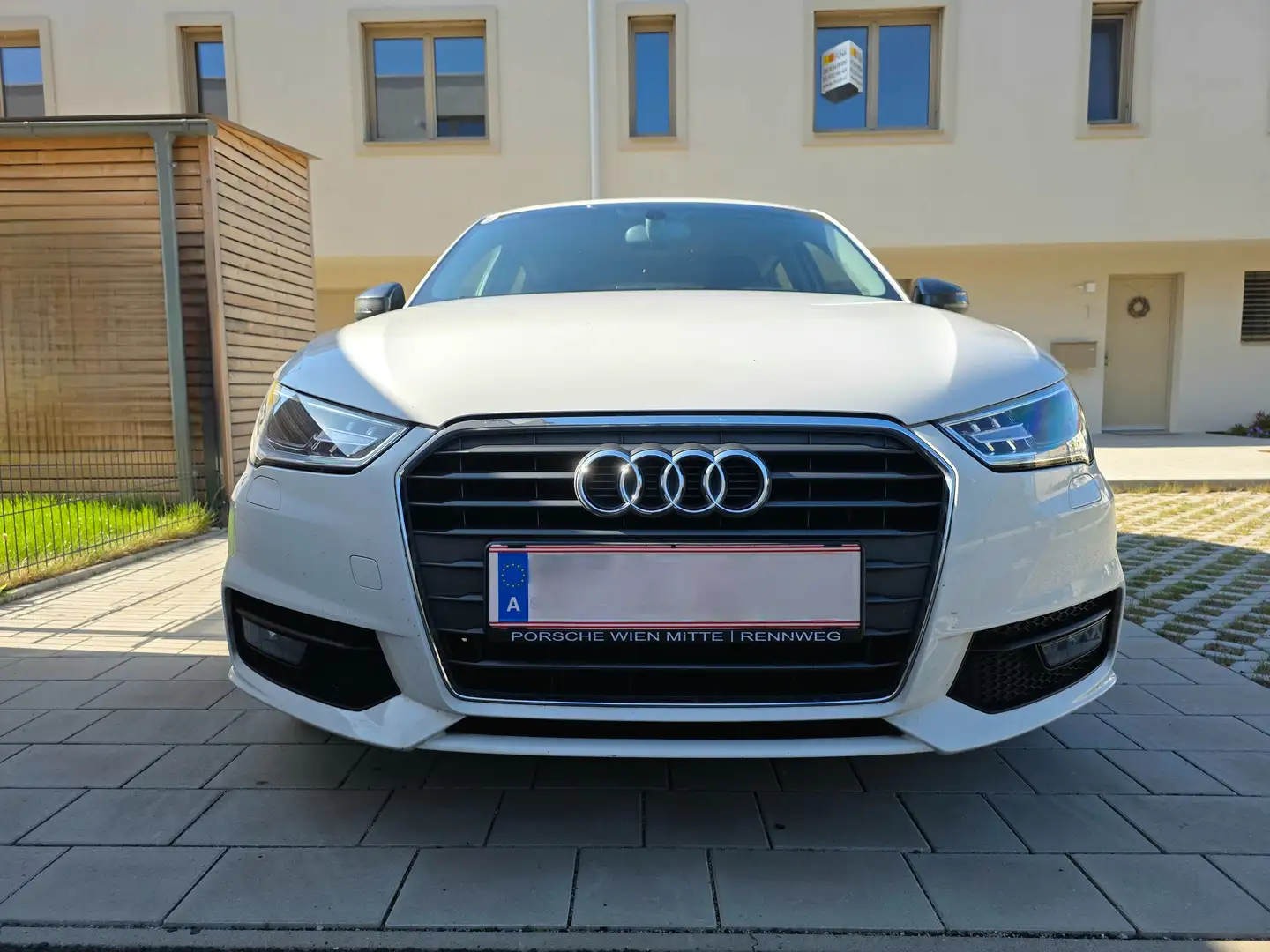 Audi A1 1.0 TFSI Ultra intense Weiß - 1