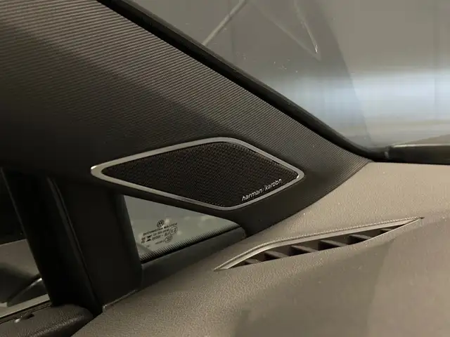 Volkswagen Golf view 11