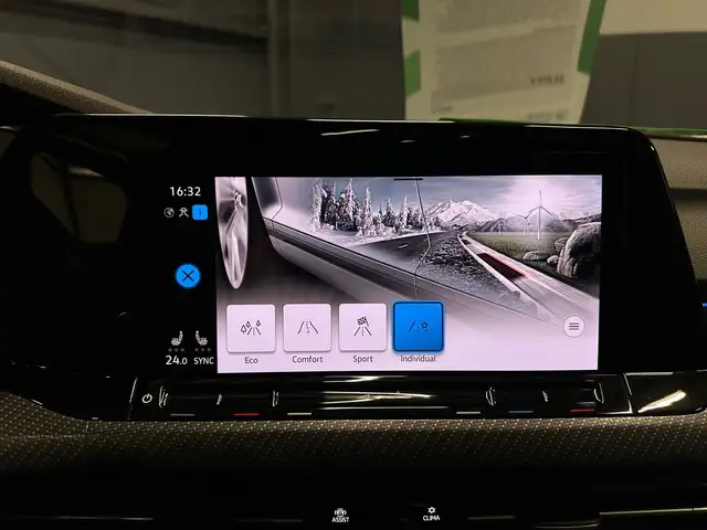 Volkswagen Golf view 23