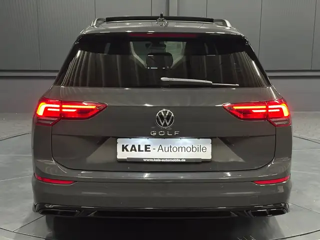 Volkswagen Golf view 4