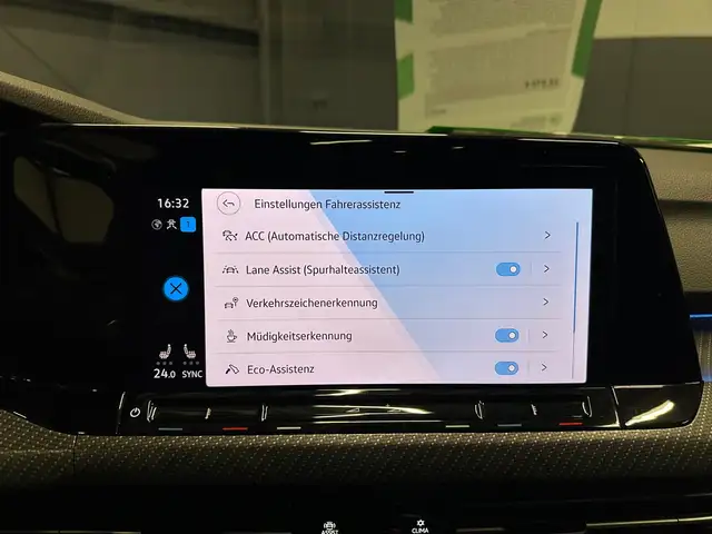 Volkswagen Golf view 25