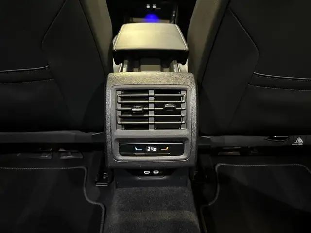 Volkswagen Golf view 30