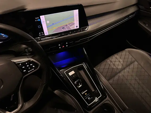 Volkswagen Golf view 21