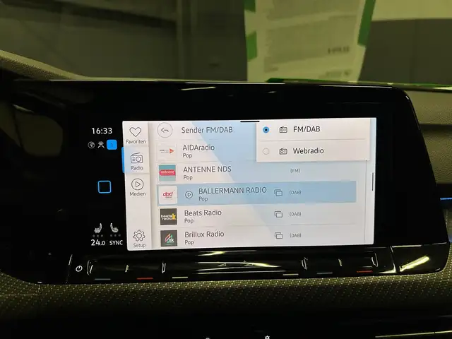 Volkswagen Golf view 28