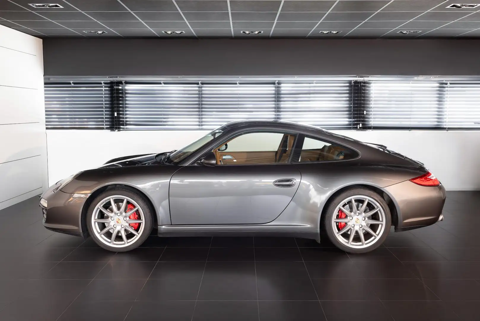 Porsche 997 3.8 Carrera 4S Grijs - 1