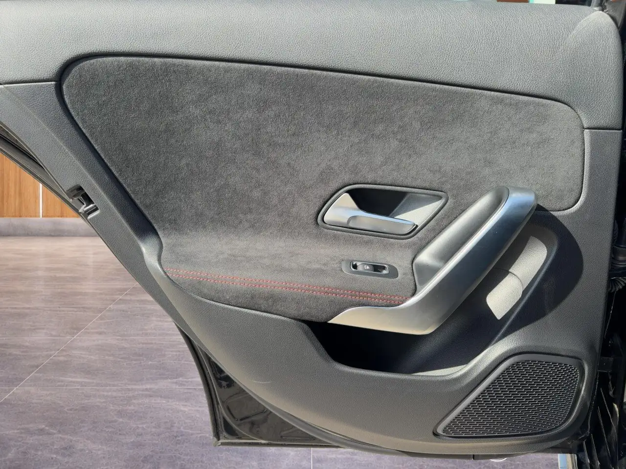 Mercedes-Benz A-Class A 250e Limousine AMG-LINE+PANO+CARPLAY+NIGHT+AMB.+, миниатюра 16