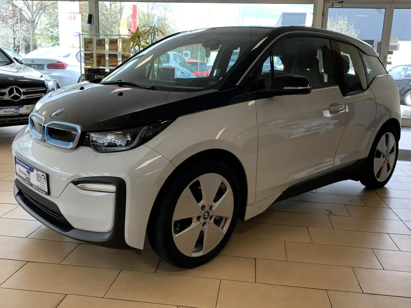 BMW i3 Business*Navi*LED*Temp.*SHZ*PDC*Winter_paket Weiß - 1