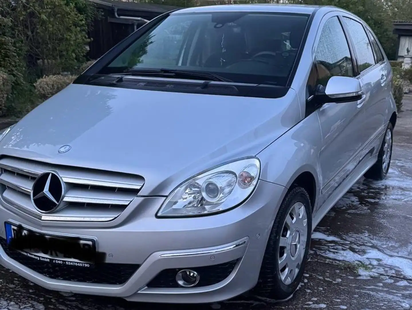 Mercedes-Benz B 180 B 180 NGT BlueEFFICIENCY Silber - 1