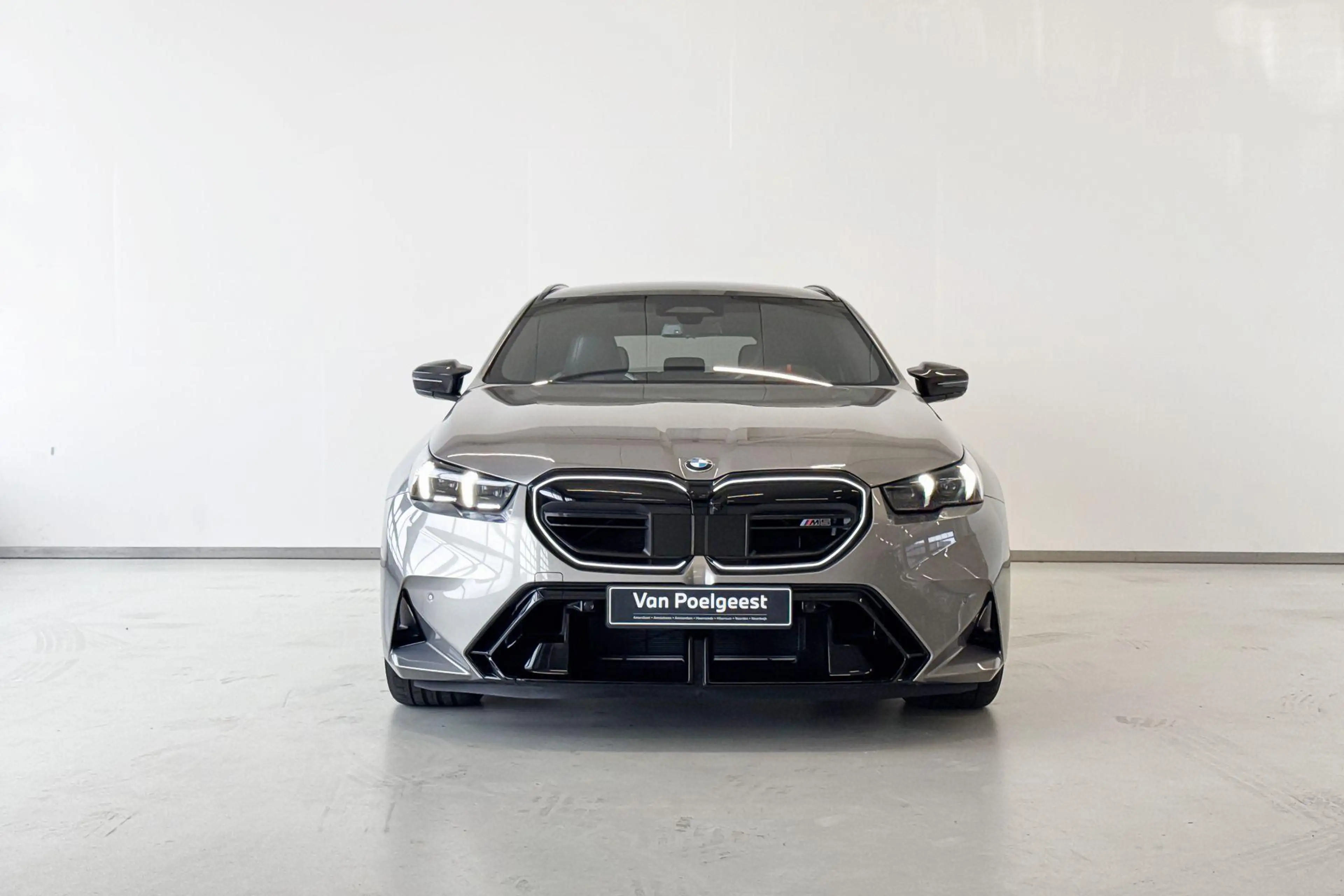 BMW M5 Touring M Drive Professional — photo 5