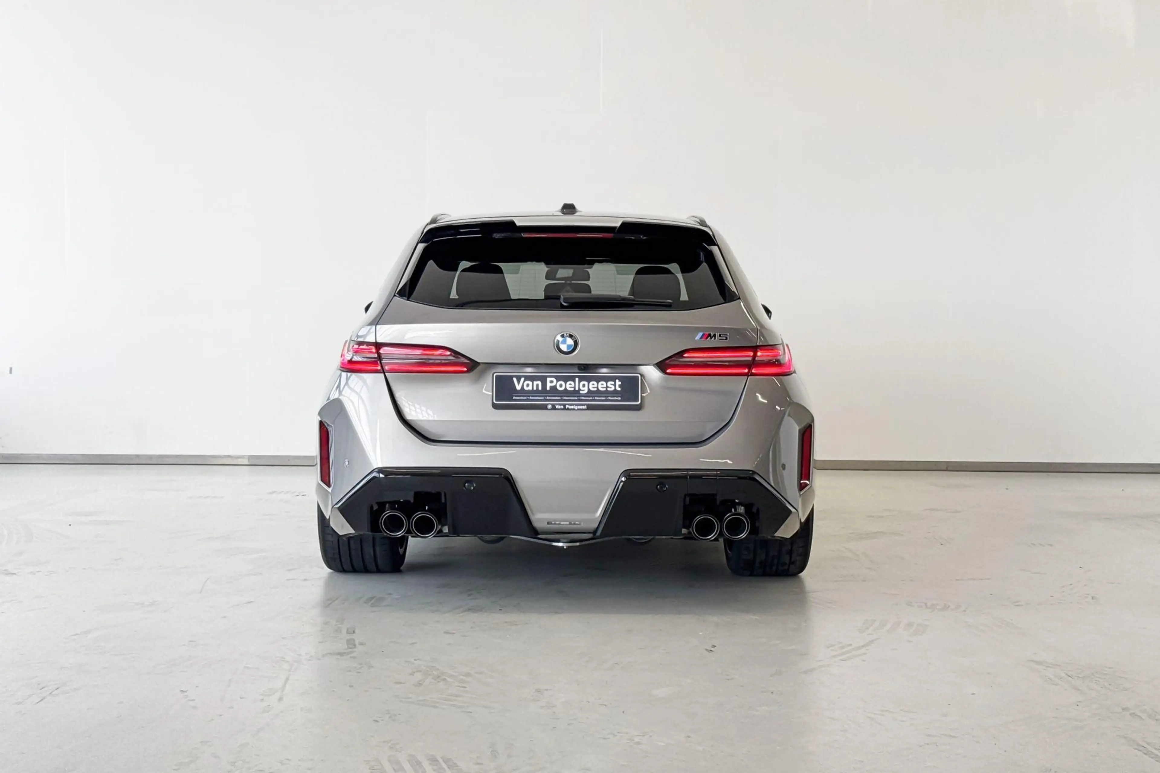 BMW M5 Touring M Drive Professional — photo 7
