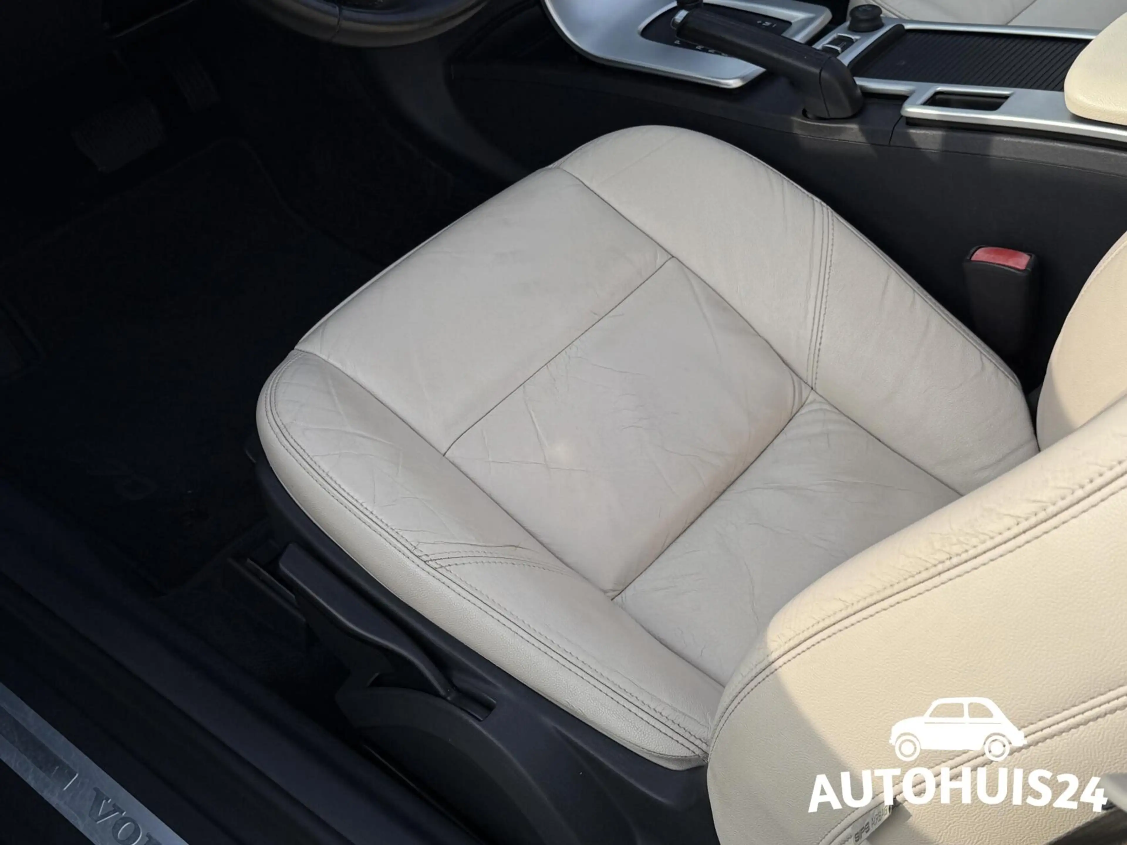 Volvo C70 Convertible 2.0 D3 Momentum 5-Cilinder|NL-AUTO|DEA — photo 30