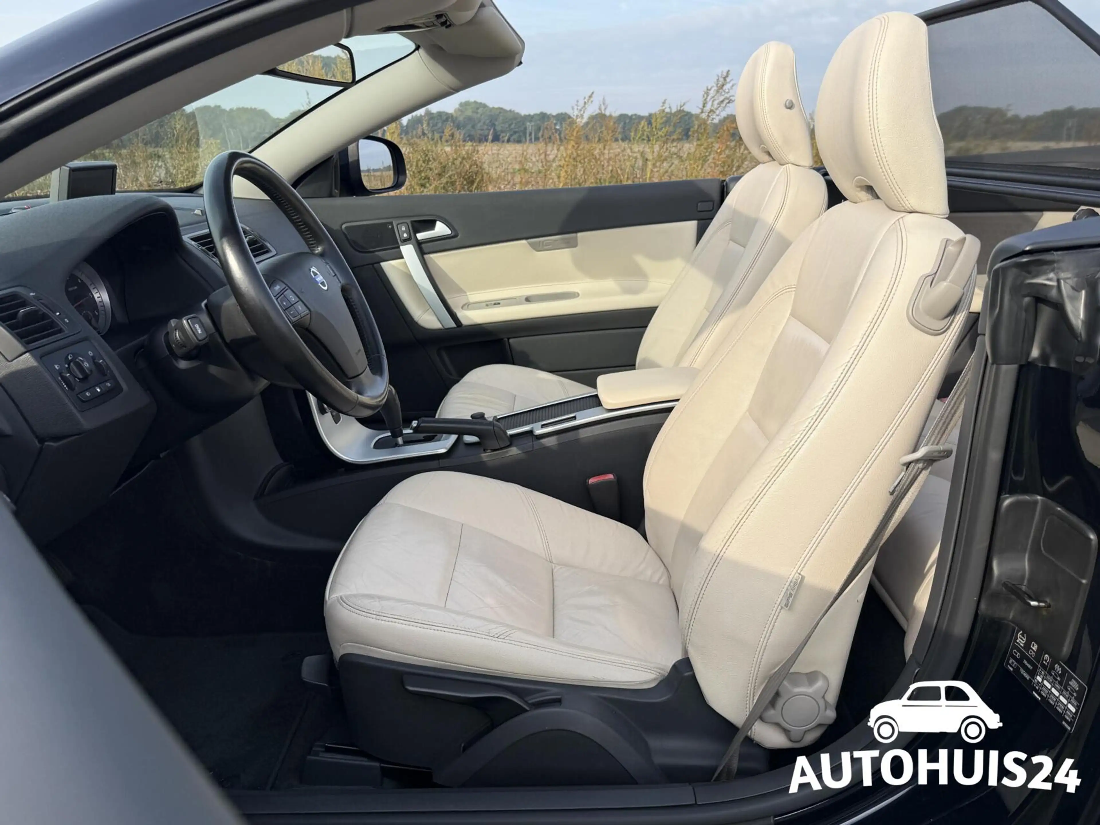 Volvo C70 Convertible 2.0 D3 Momentum 5-Cilinder|NL-AUTO|DEA — photo 7