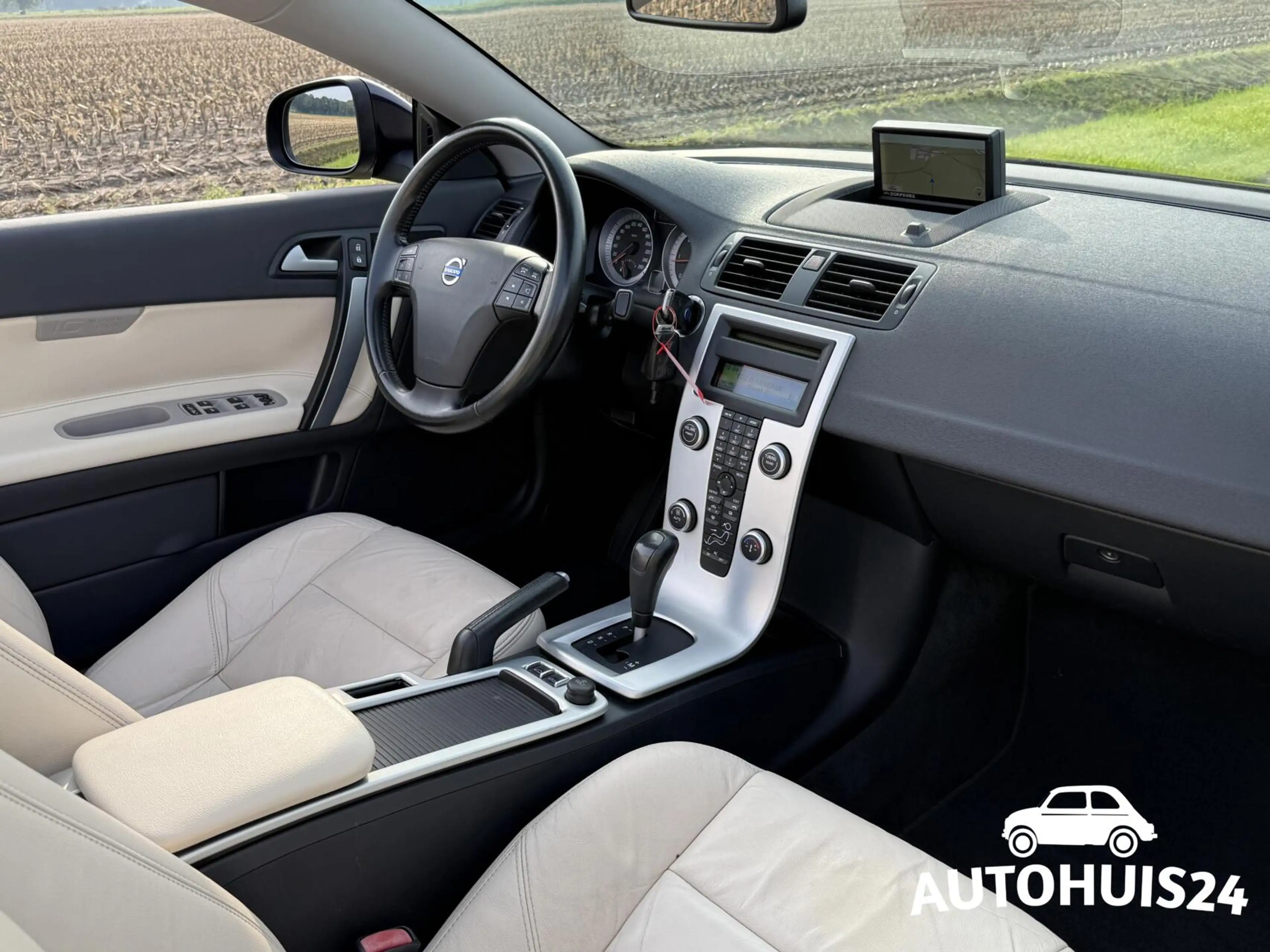 Volvo C70 Convertible 2.0 D3 Momentum 5-Cilinder|NL-AUTO|DEA — photo 12