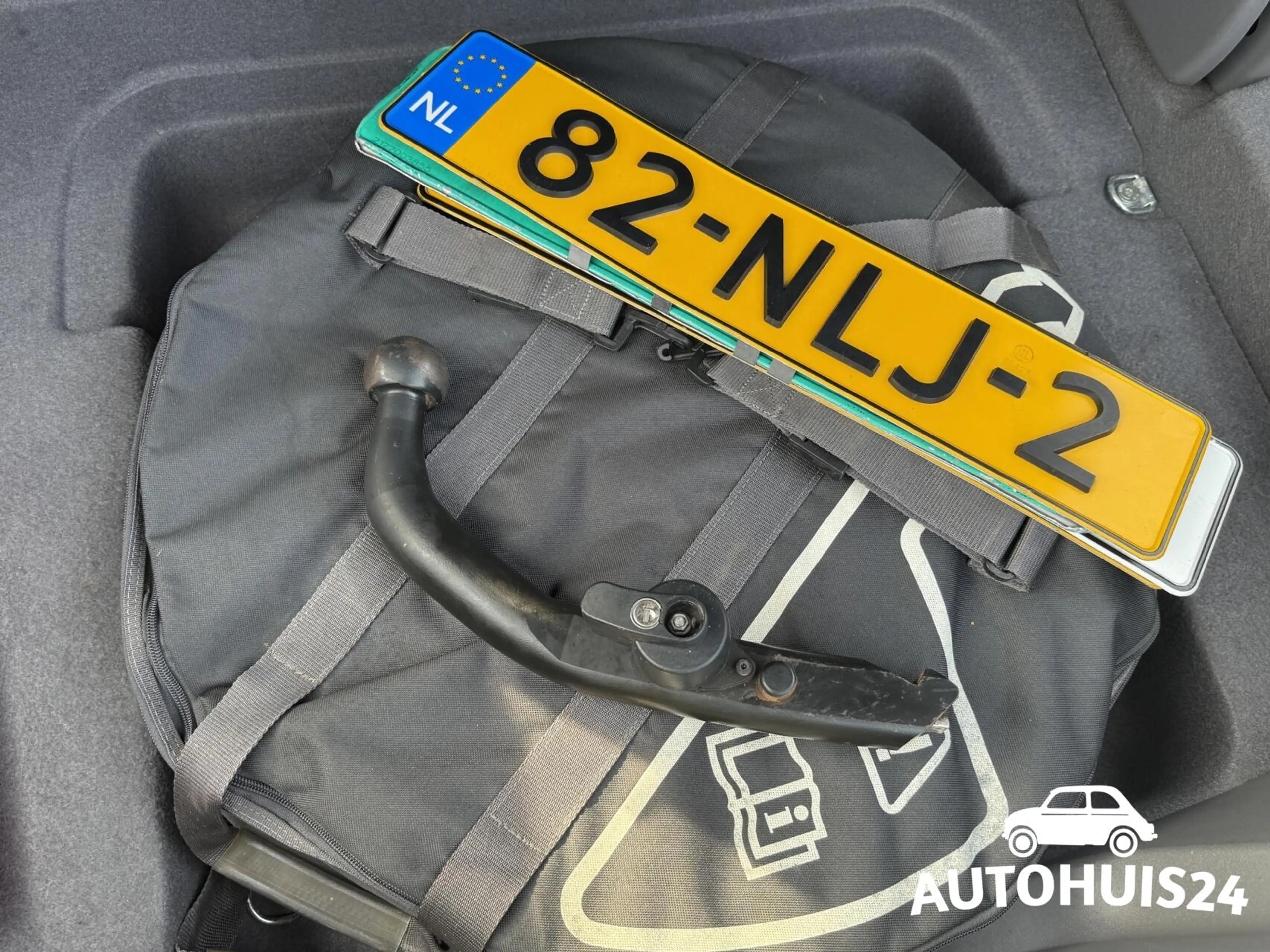 Volvo C70 Convertible 2.0 D3 Momentum 5-Cilinder|NL-AUTO|DEA — photo 25