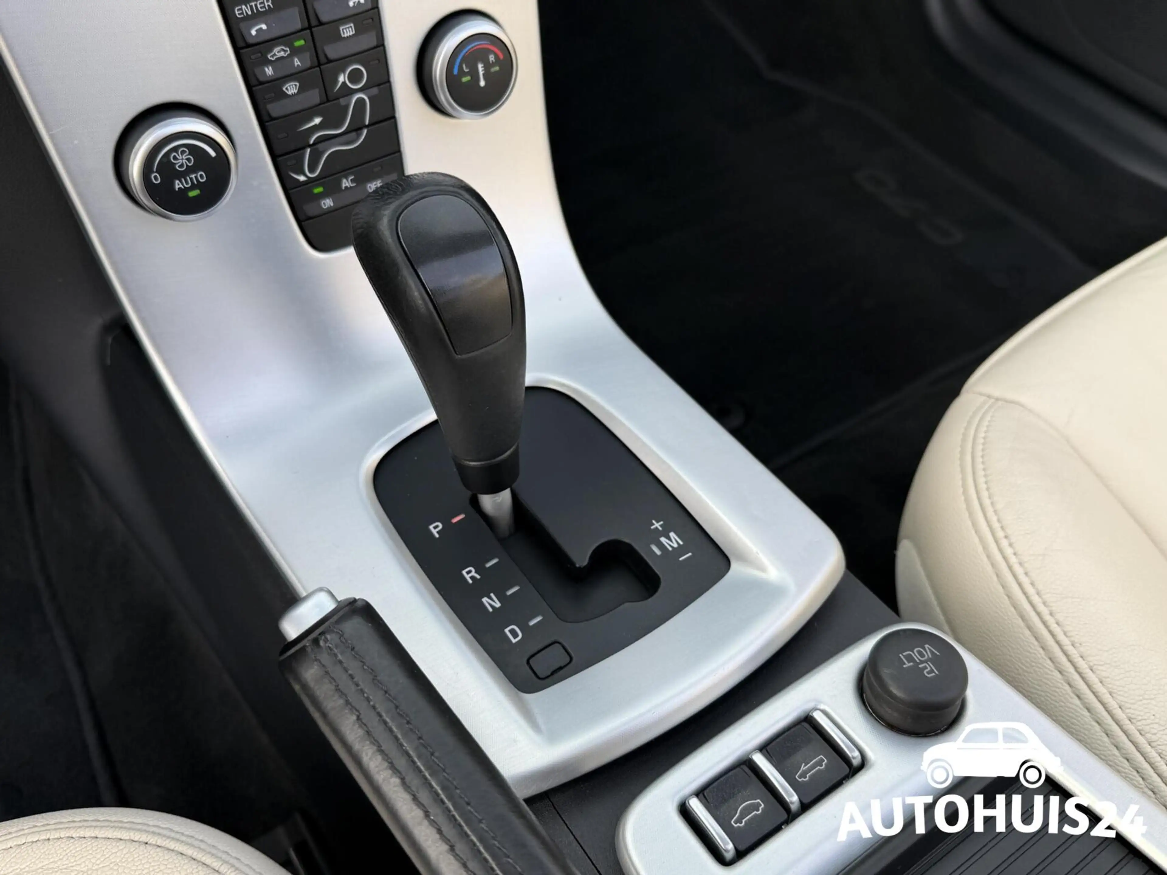 Volvo C70 Convertible 2.0 D3 Momentum 5-Cilinder|NL-AUTO|DEA — photo 29