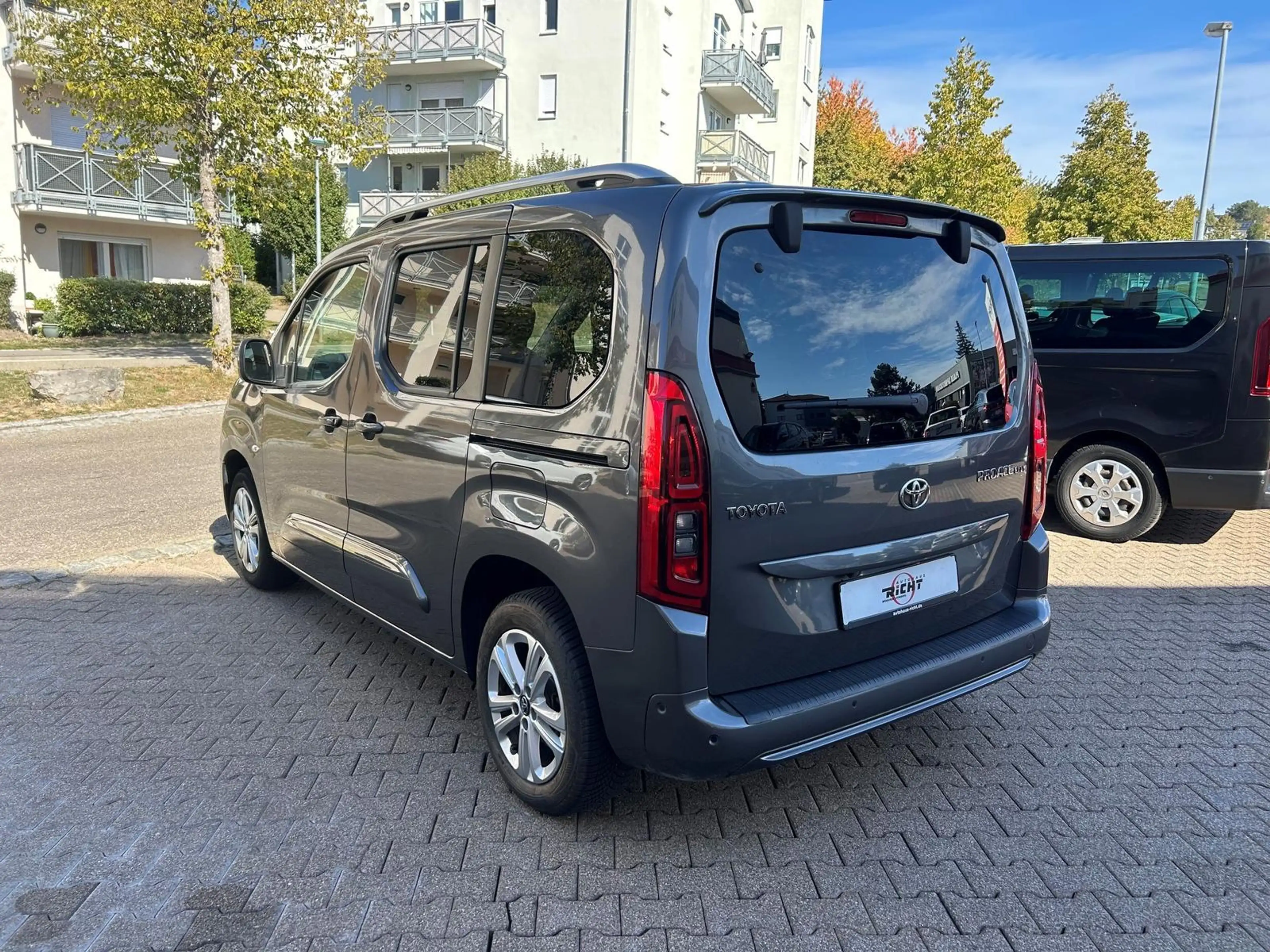 Toyota Proace City Proace City 1.2 Team Deutschland L1 ACC Totwinkel — photo 6