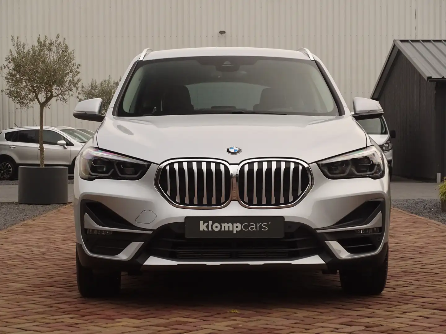 BMW X1 xDrive20i | 4x4 | Carplay | HUD | Trekhk | Camera Argent - 2