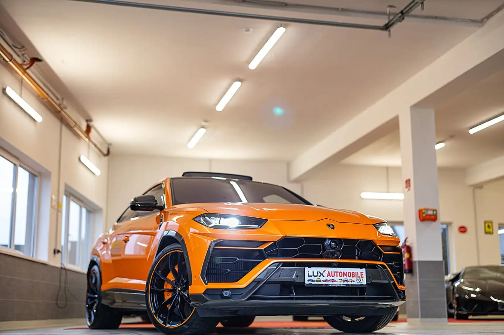 Lamborghini Urus Carbon Inti-Pearl Capsule 1of1 Mega Voll Orange - 1