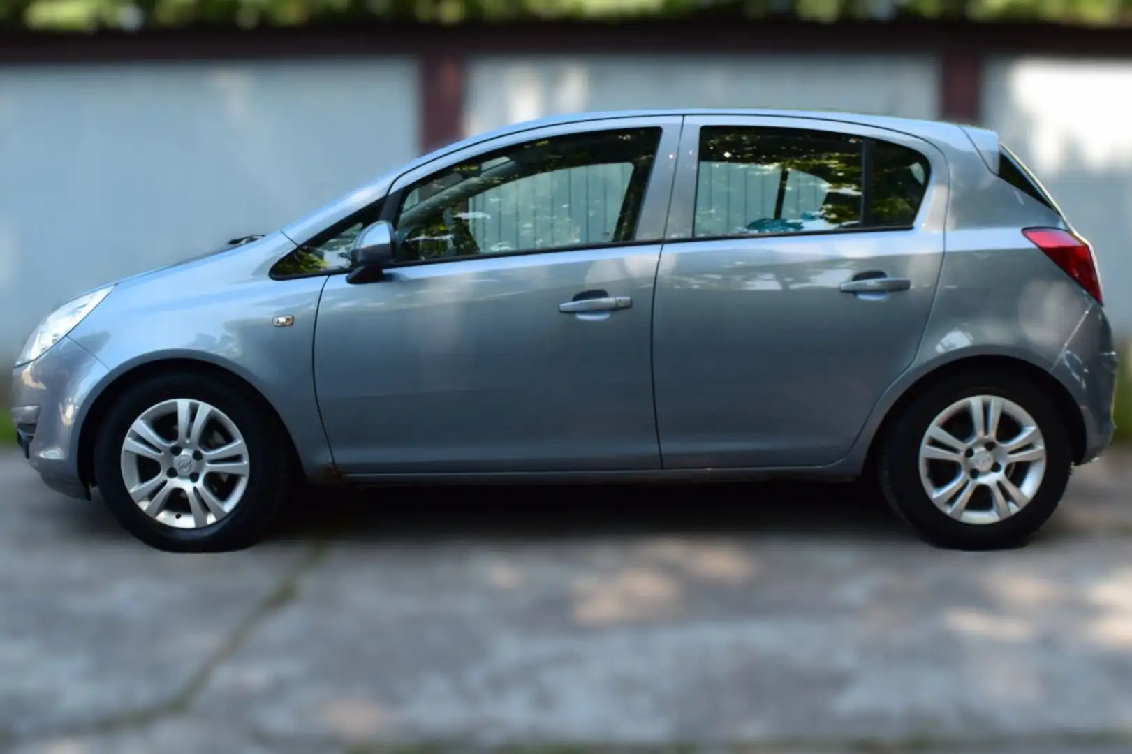 Opel Corsa D Basis, Klima, TÜV Neu Zilver - 2