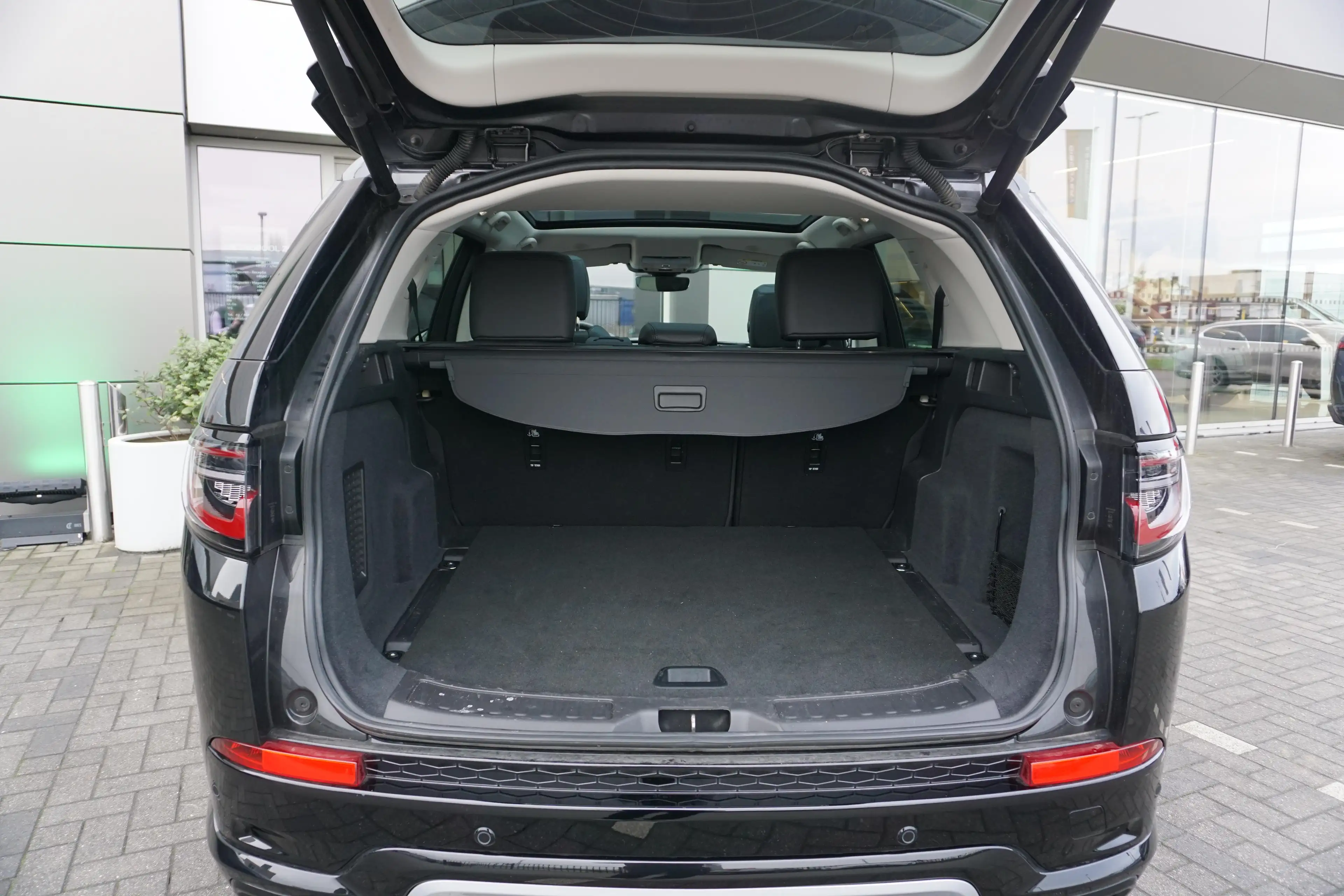 Land Rover Discovery Sport S — photo 14