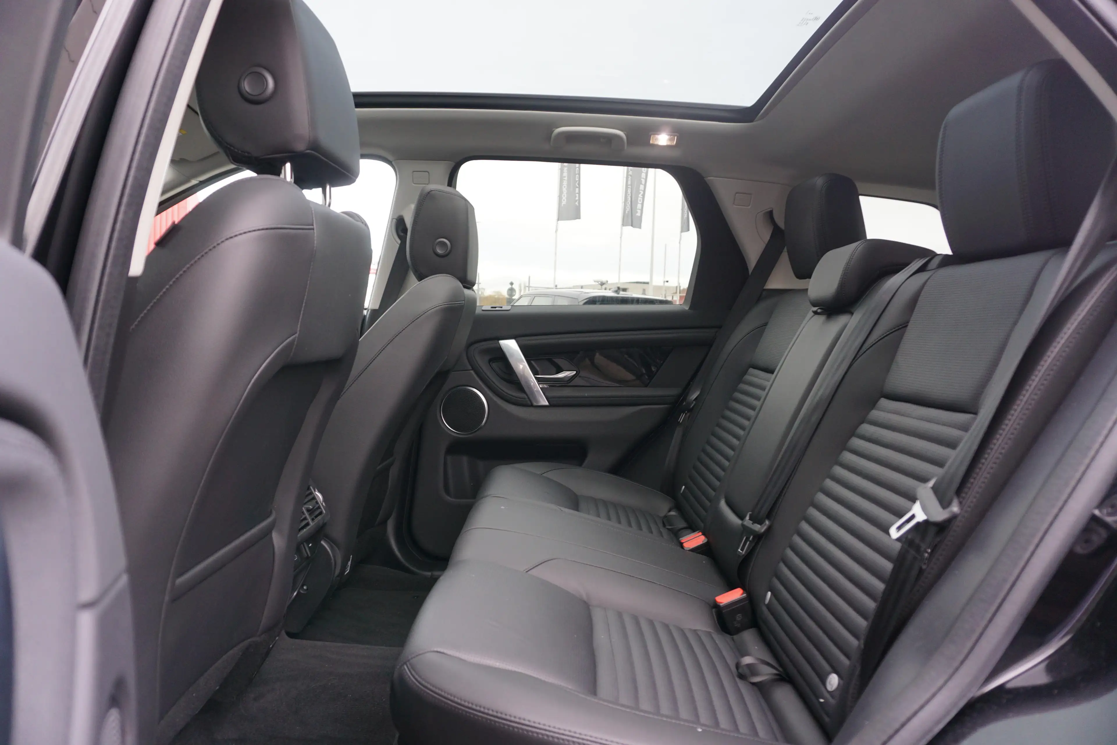 Land Rover Discovery Sport S — photo 5