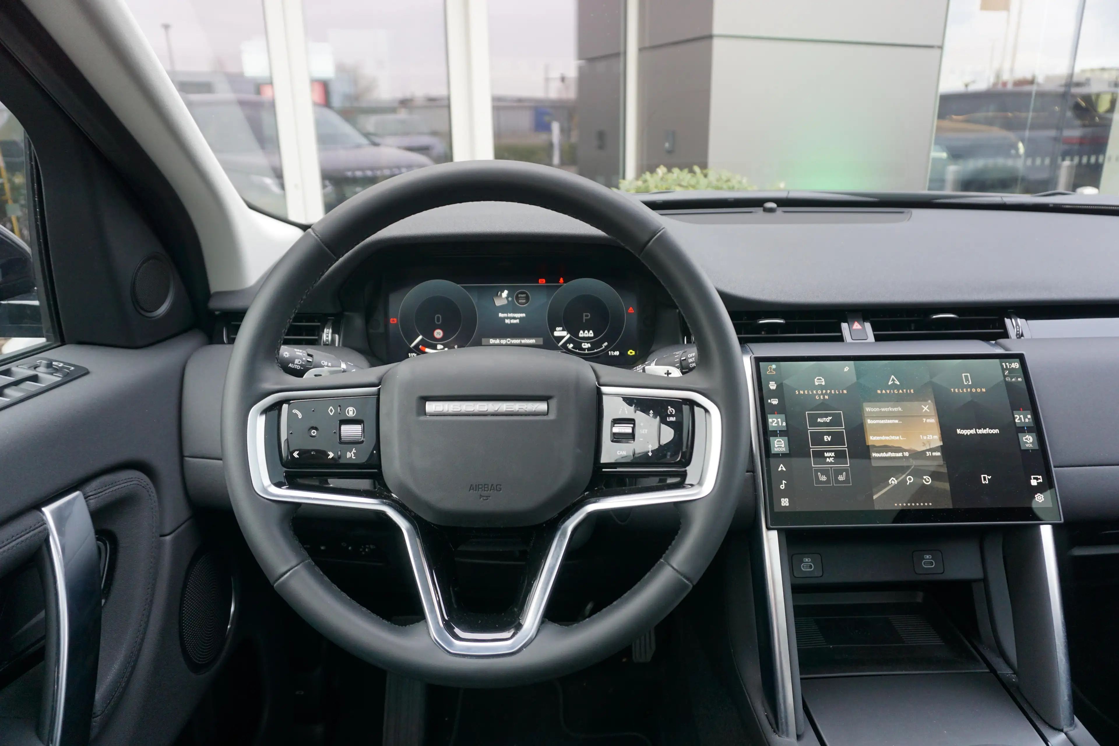 Land Rover Discovery Sport S — photo 12