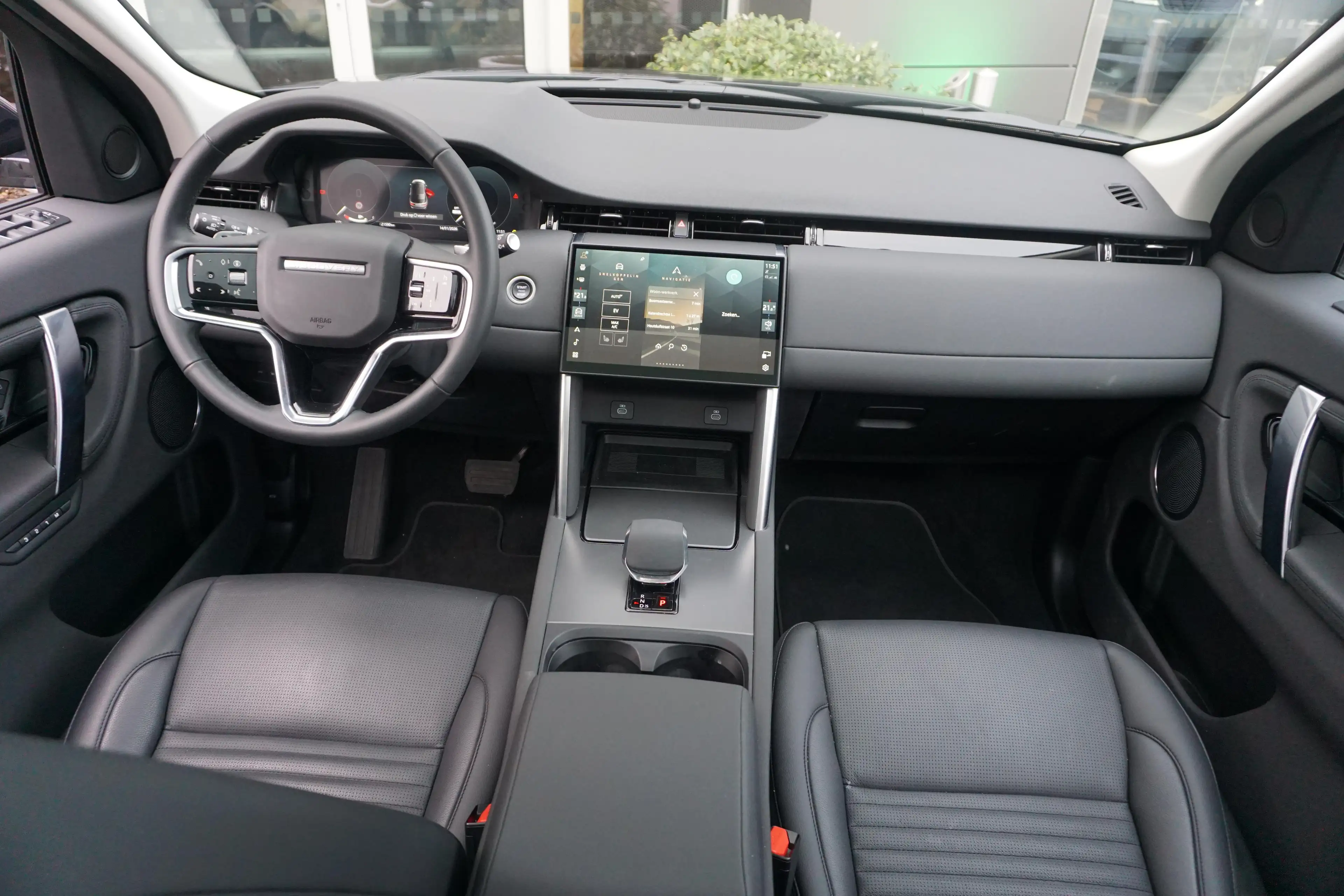 Land Rover Discovery Sport S — photo 3